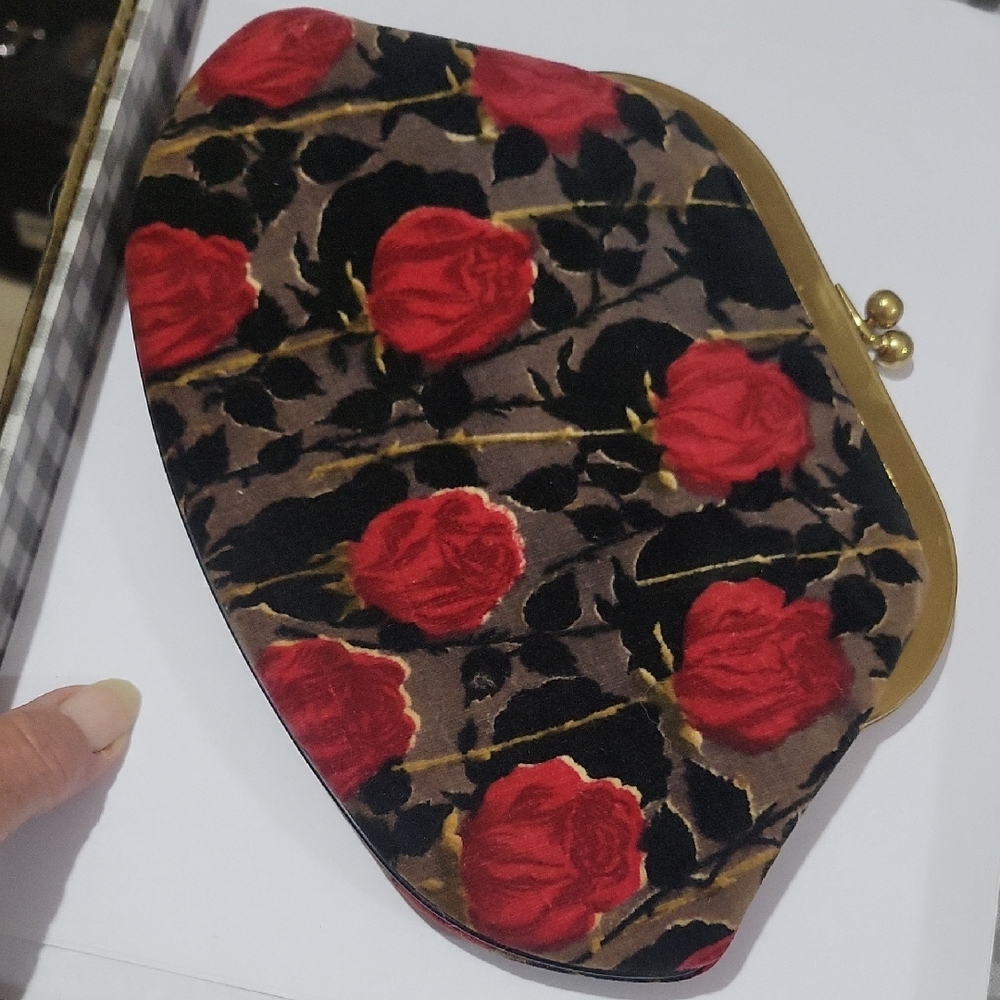 Floral Vintage Velvet Clutch Bag - Red and Black
